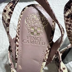 VINCE CAMUTO SNAKE HEELED PLATFORMS